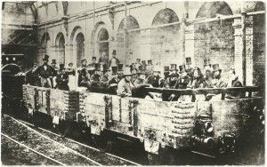 Photo du tout premier trajet du métro contemporain en mai 1863 à Londres